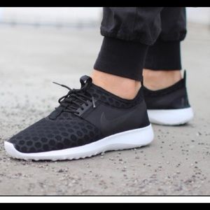 Nike juvinate pull on size. Size 10 black